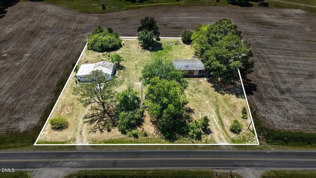 42 Collie Road Castalia NC 27816
