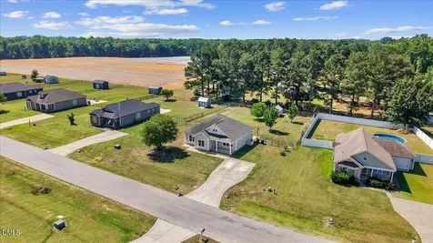 5606 Blanch Fields Lane Lucama NC 27851