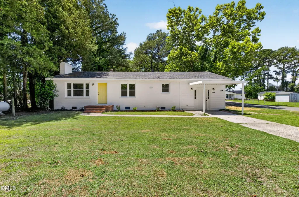 210 E Crestview Drive Smithfield NC 27577