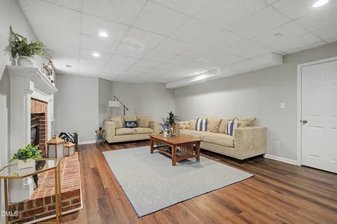 5517 N Hawthorne Way Raleigh NC 27613
