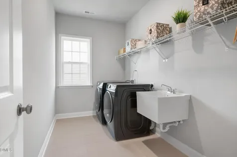 405 Gartrell Way Cary NC 27519