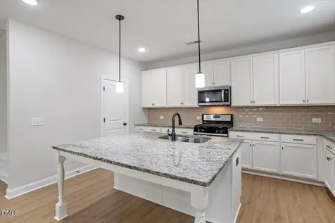 2104 Temple Hills Way Fuquay Varina NC 27526
