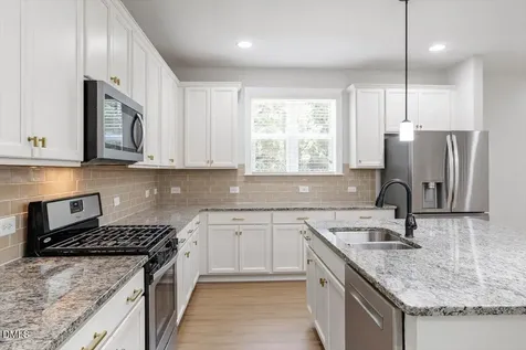 2104 Temple Hills Way Fuquay Varina NC 27526