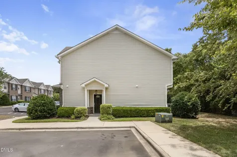 352 E Willhaven Drive Fuquay Varina NC 27526