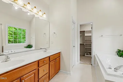 1810 Turning Leaf Lane Durham NC 27712