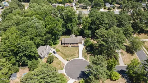 1002 Fair Oaks Lane Apex NC 27502