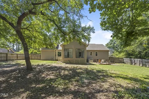 1002 Fair Oaks Lane Apex NC 27502