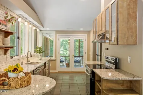 123 Windsor Circle Chapel Hill NC 27516