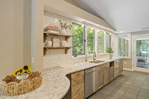 123 Windsor Circle Chapel Hill NC 27516