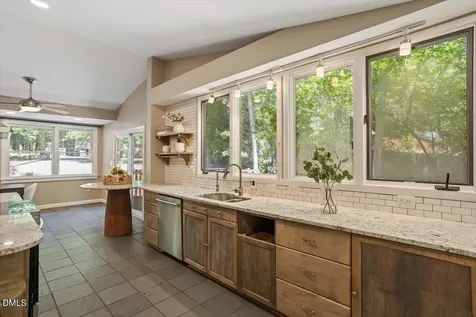 123 Windsor Circle Chapel Hill NC 27516