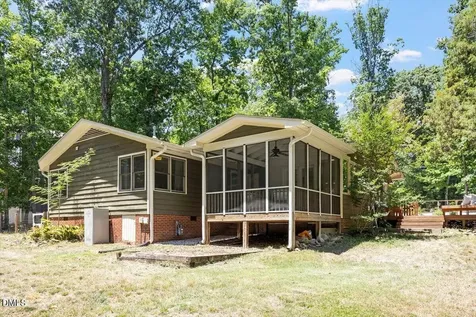 123 Windsor Circle Chapel Hill NC 27516