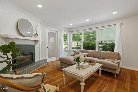 123 Windsor Circle Chapel Hill NC 27516
