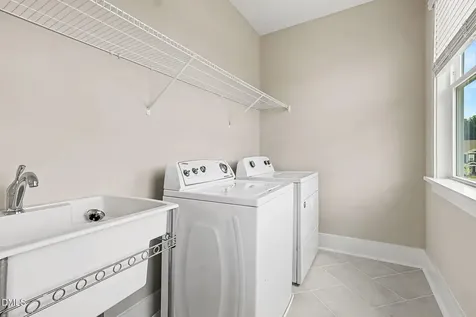 2719 Corydalis Way Apex NC 27502