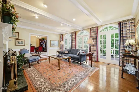 2221 Weybridge Drive Raleigh NC 27615