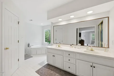 424 Grosvenor Drive Raleigh NC 27615