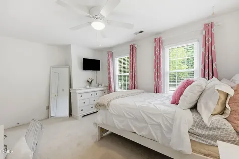 424 Grosvenor Drive Raleigh NC 27615