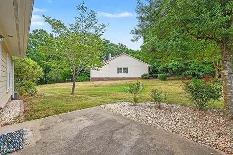 6802 Fairpoint Court Raleigh NC 27613