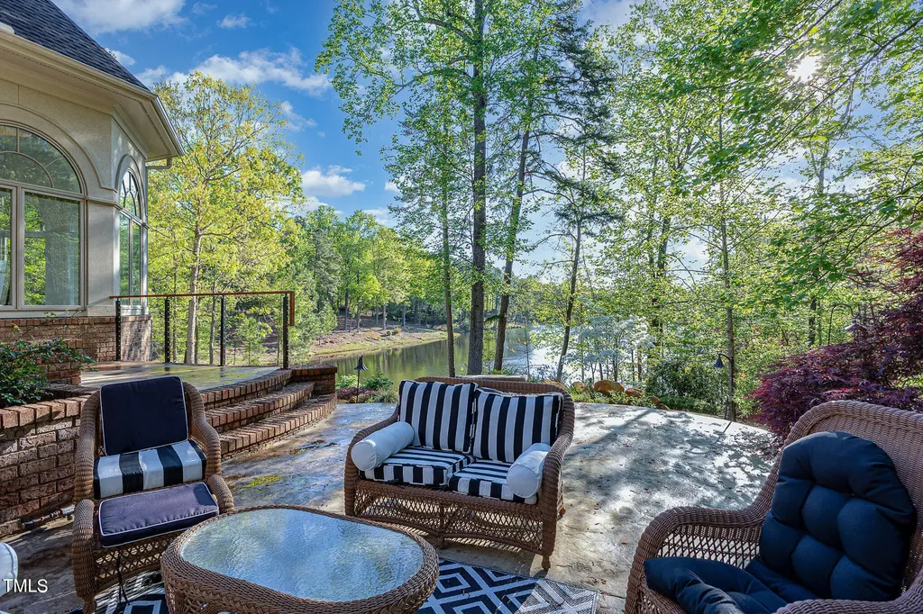 25303 Ludwell Chapel Hill NC 27517