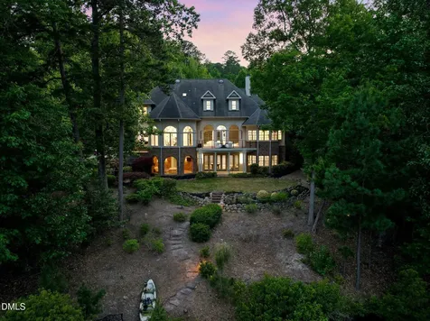 25303 Ludwell Chapel Hill NC 27517