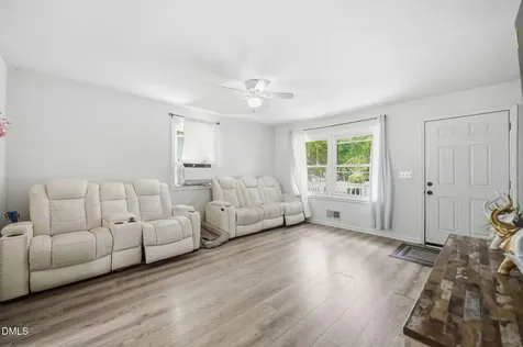 3912 Memory Lane Raleigh NC 27604