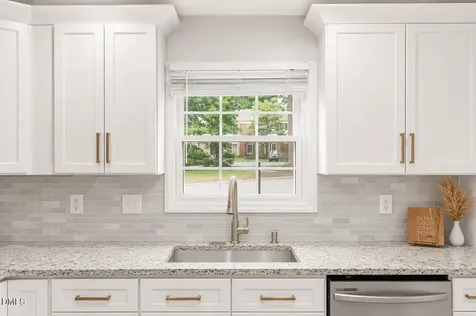 6523 New Market Way Raleigh NC 27615
