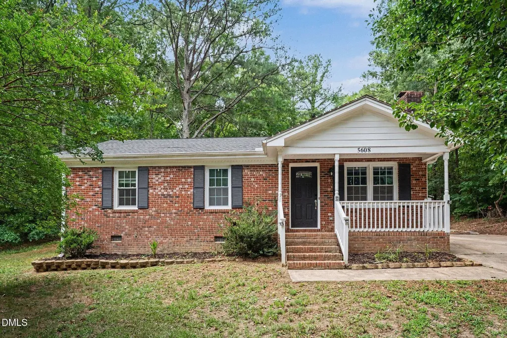 5608 Alta Vista Court Raleigh NC 27610