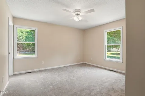 5662 Cokesbury Road Fuquay Varina NC 27526