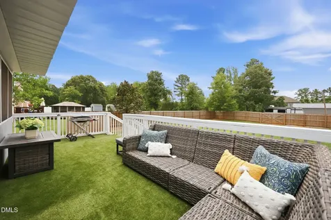 100 New Castle Court Youngsville NC 27596
