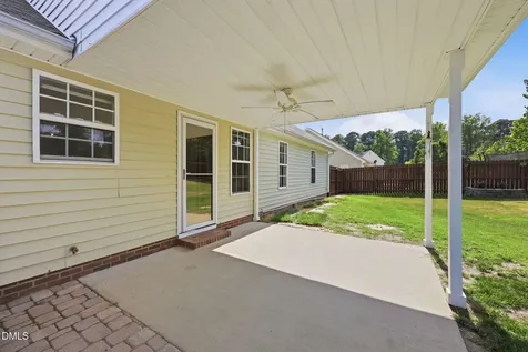 1333 E Stone Arch Drive Fuquay Varina NC 27526