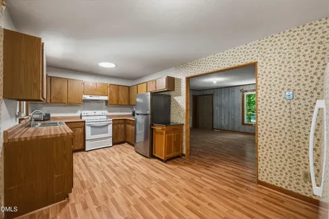 956 Holden Road Youngsville NC 27596