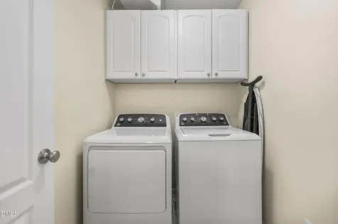 2005 Baffins Bay Path Apex NC 27523