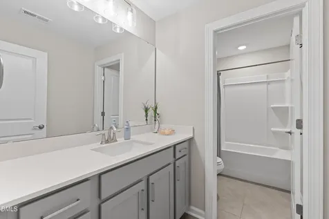 916 Market House Way Cary NC 27518