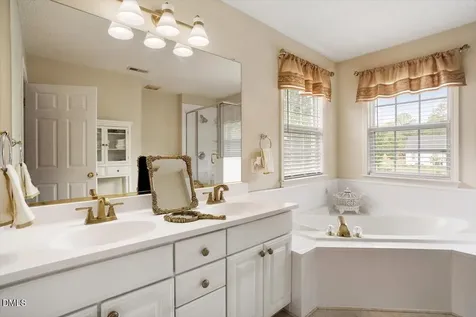 5204 Duckdown Court Raleigh NC 27604