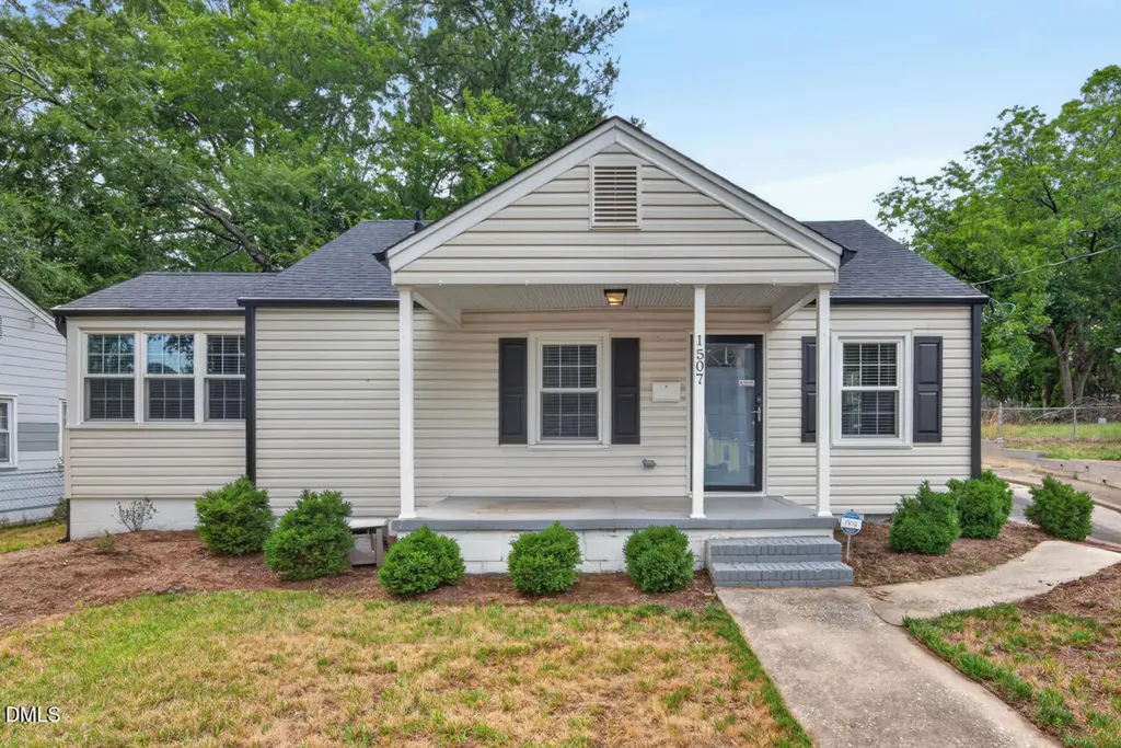 1507 Robinhood Road Durham NC 27701