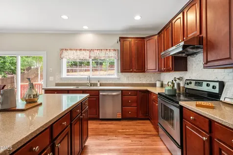 1128 Woodlands Creek Way Apex NC 27502