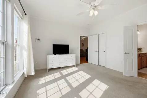 537 Tomkins Loop Cary NC 27519