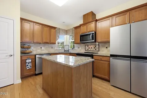 537 Tomkins Loop Cary NC 27519