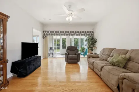 537 Tomkins Loop Cary NC 27519
