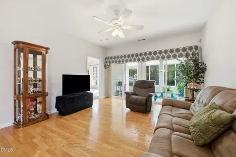 537 Tomkins Loop Cary NC 27519