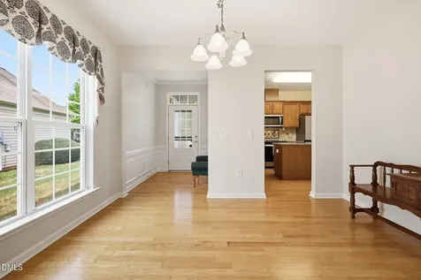 537 Tomkins Loop Cary NC 27519