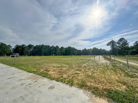 113 Pine Log Lane Roseboro NC 28382