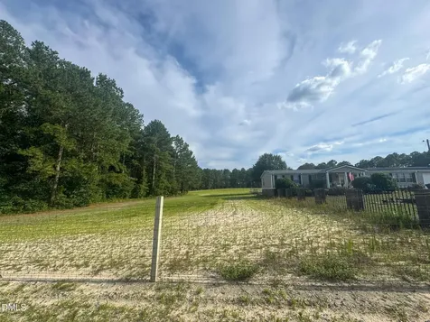113 Pine Log Lane Roseboro NC 28382