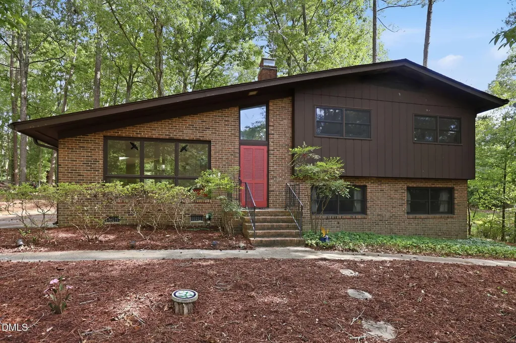 1904 Overland Drive Chapel Hill NC 27517