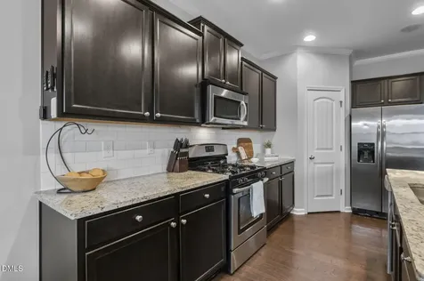 2504 Averon Drive Fuquay Varina NC 27526
