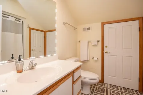 612 Wildwood Lane Graham NC 27253