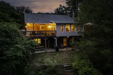 1112 Meadowbrook Trail Hillsborough NC 27278