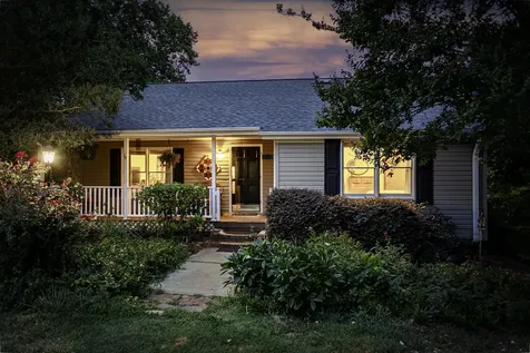 1112 Meadowbrook Trail Hillsborough NC 27278