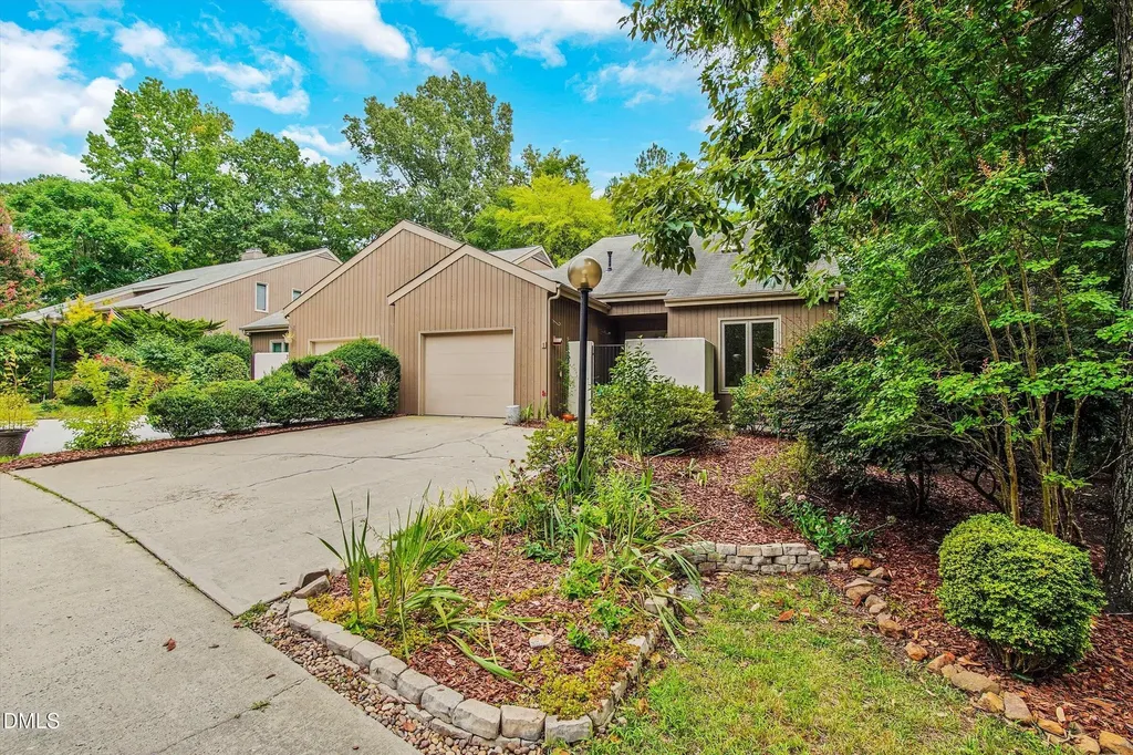 1 Ellsworth Court Chapel Hill NC 27517
