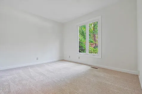 1 Ellsworth Court Chapel Hill NC 27517