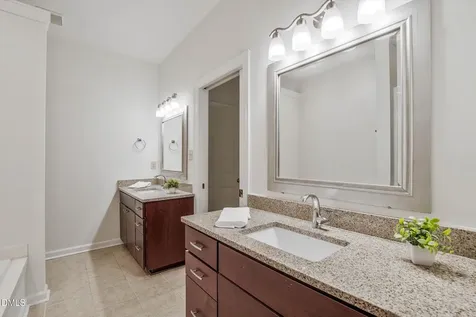 1 Ellsworth Court Chapel Hill NC 27517